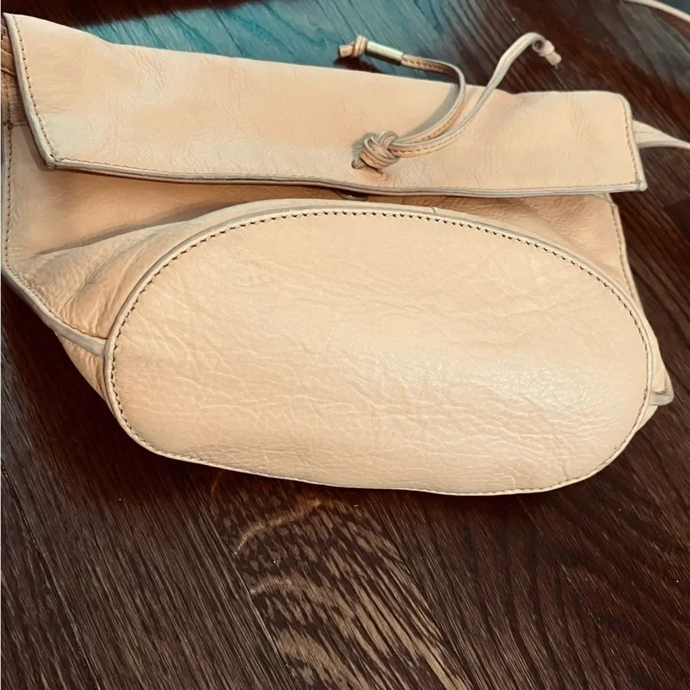 Lucky Brand Light Tan Leather Crossbody Bag - Picture 13 of 13